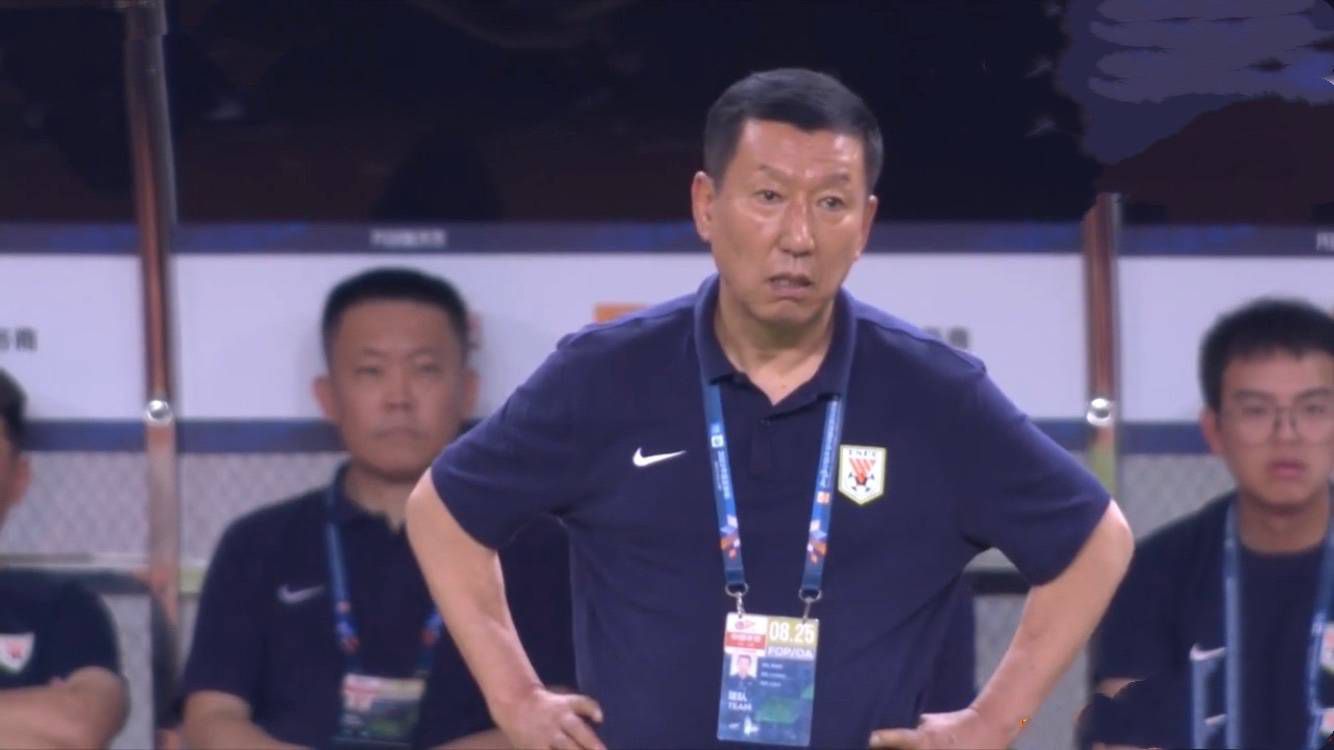 美女把尿口露出来