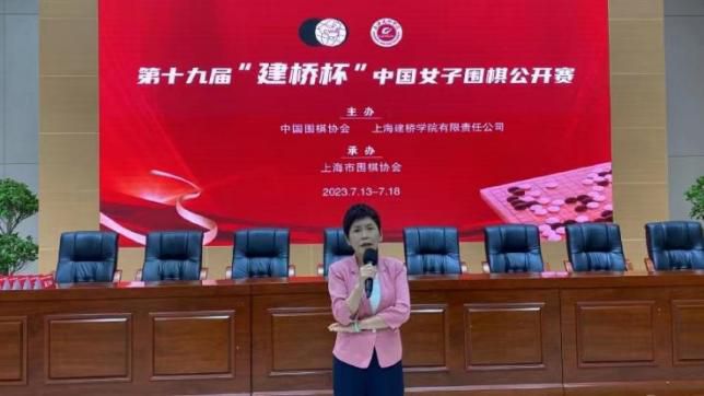 女厕所偷拍狂